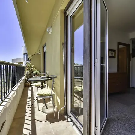 Sunset Apartment *
